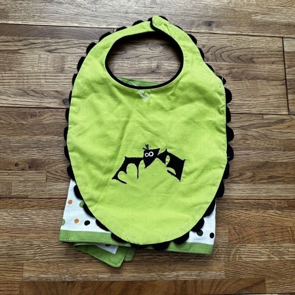 NWOT Halloween Bib And Burp‎ Cloth